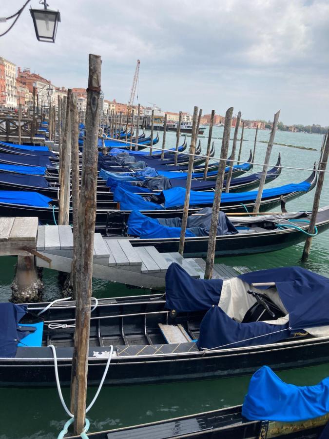 Venice Venezia ,Ghetto,Biennale, Campo Maddalena Bagian luar foto